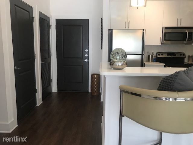 Building Photo - 1 br, 1 bath  - 49 W Colonial Dr