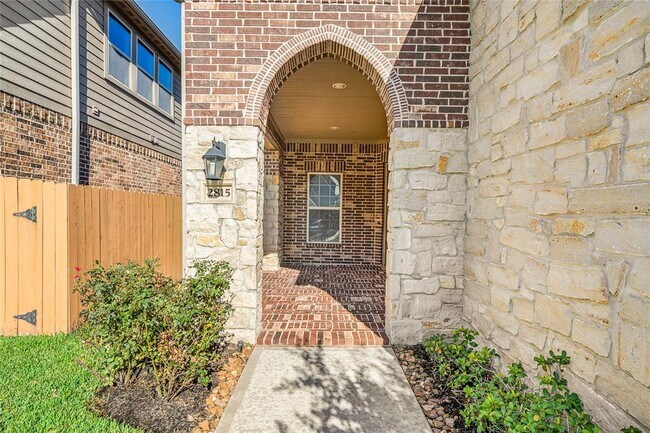 Foto del edificio - 2815 Delmar Terrace Dr