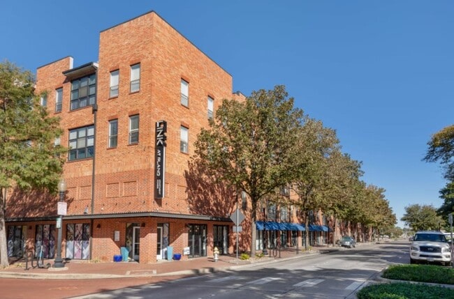Building Photo - Link at Plano