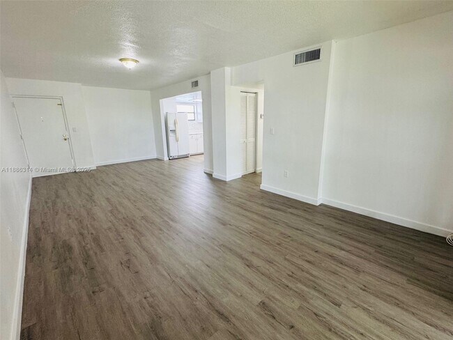 Foto del edificio - 6320 SW 138th Ct