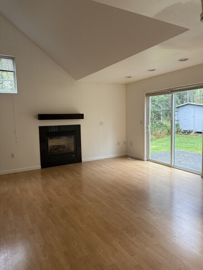 Building Photo - 4674 Mainsail Ave