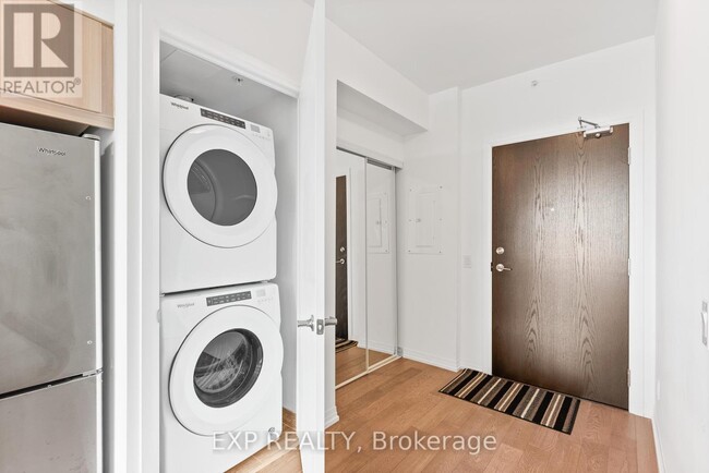 Photo du bâtiment - 7711-7711 Green Vista Gate