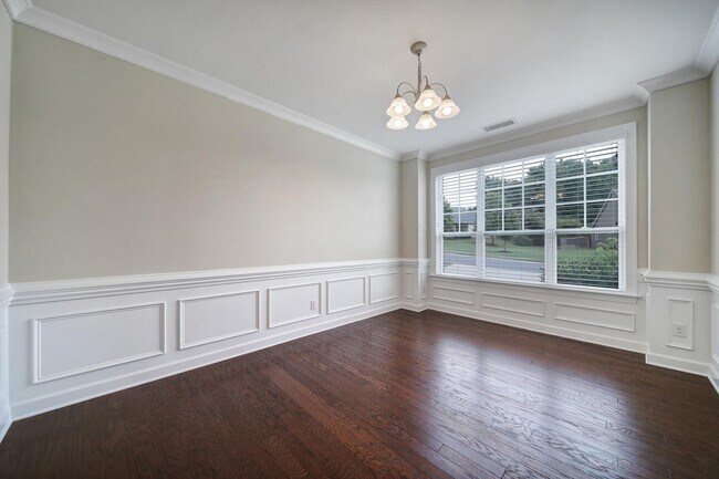 Foto del edificio - Gorgeous 4 Bed 3.5 Bath Home with Basement...