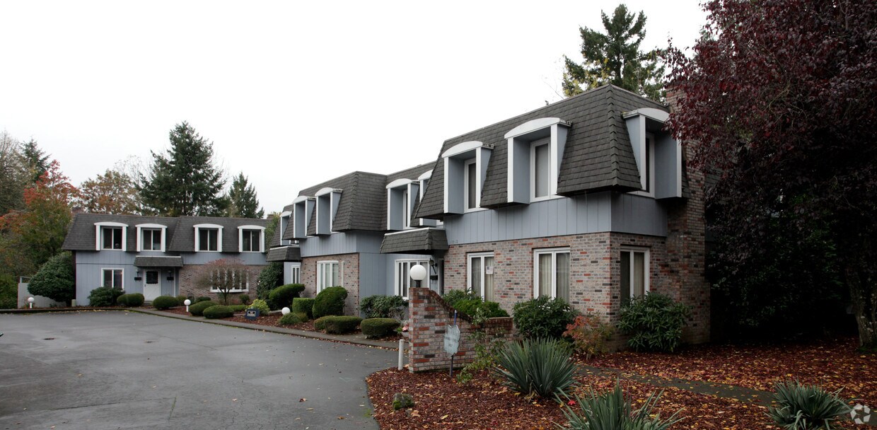 Building Photo - Huntley Wynde
