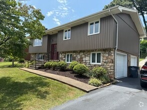 Building Photo - 925 Starling Dr
