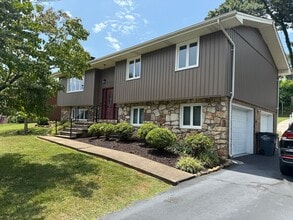 Building Photo - 925 Starling Dr