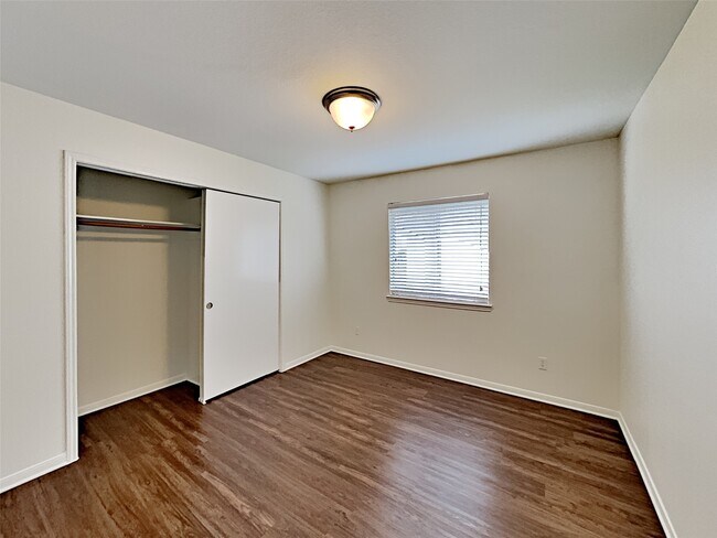 Building Photo - 23126 N Waterlake Dr