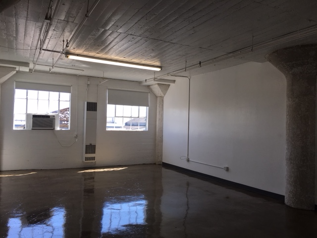 Building Photo - 1308 Factory Pl