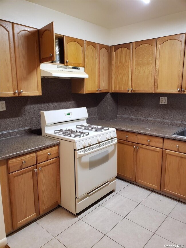 Foto del edificio - 48-82-82 37th St