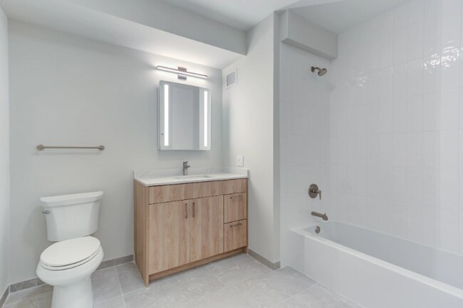 Foto del edificio - 345 East South Water Street