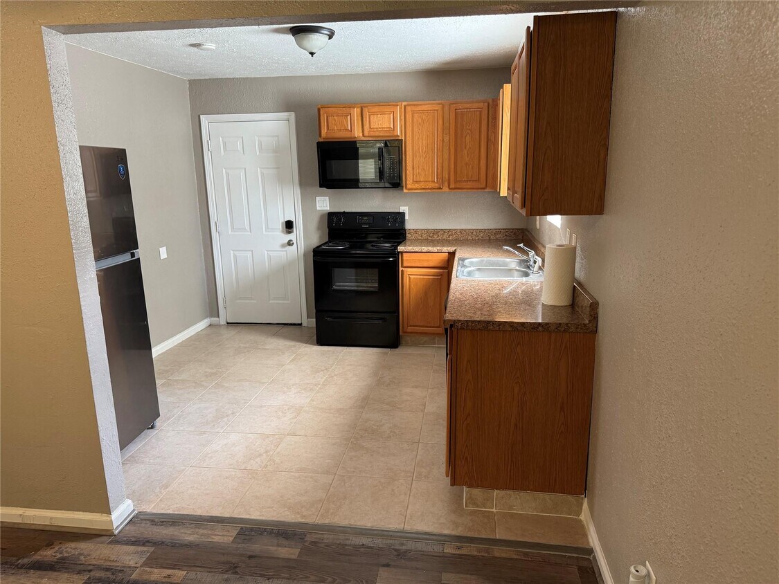Foto principal - 2213 Isabella St