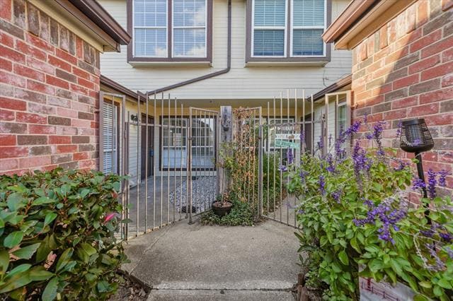 Building Photo - 1001 Weston Dr