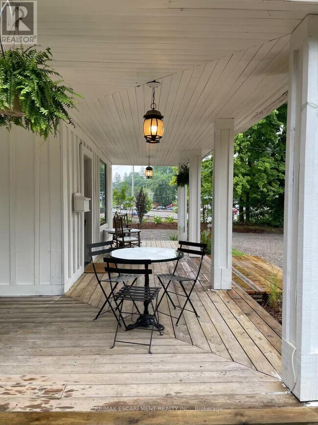 Building Photo - 91 Jerseyville Rd E