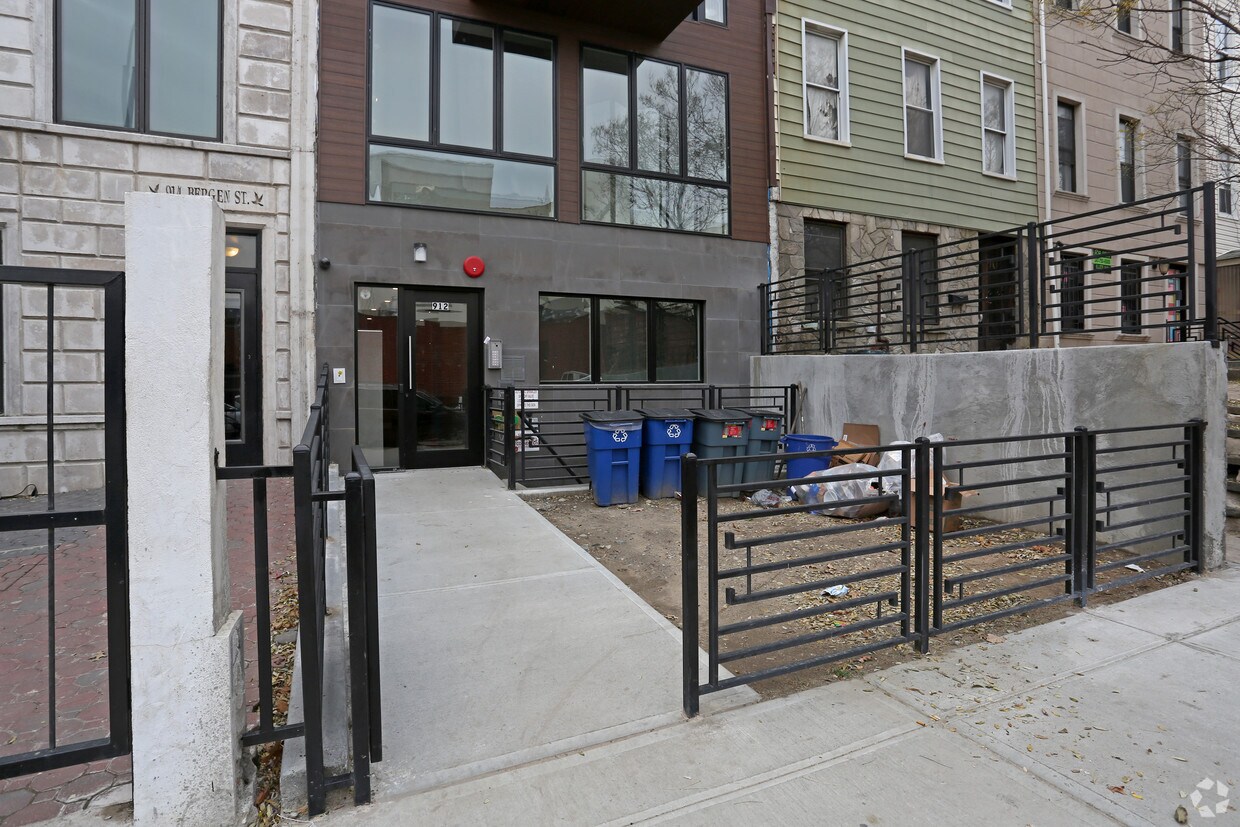 Foto del edificio - 912 Bergen St