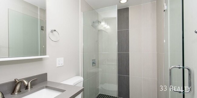 Building Photo - Beautiful Rehab 2 Bedroom in Ukrainian Vil...