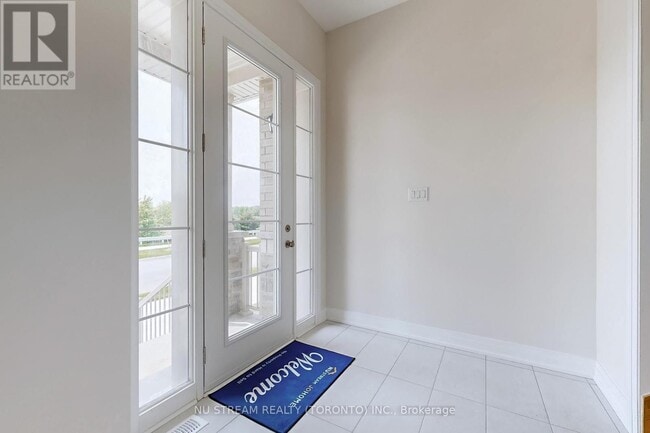 Building Photo - 3576 Bur Oak Ave