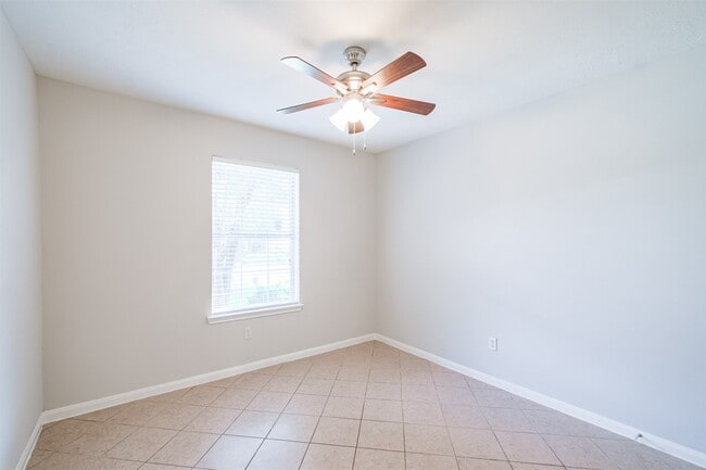 Building Photo - 16783 N Bob White Dr