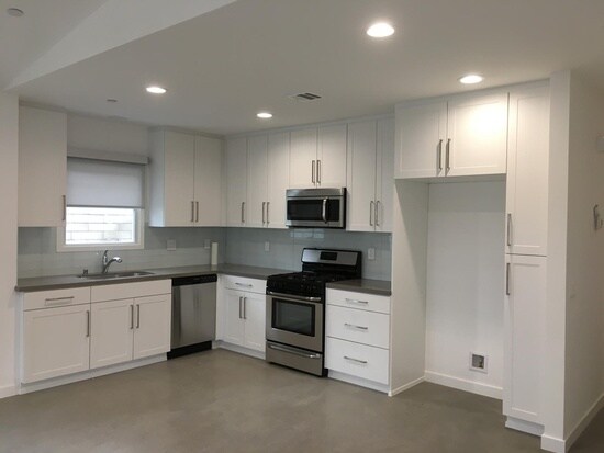 Cocina - 455 N Cypress St