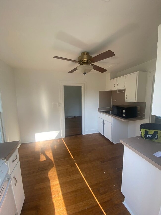 Building Photo - 1 Bed 1 Bath Unit Located in Historic District of St. Augustine! Common Washer Dryer, Pet Friendly!