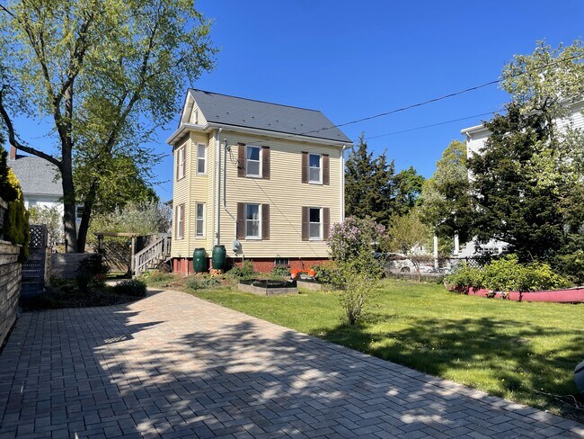 Foto del edificio - 18 Lawrence St