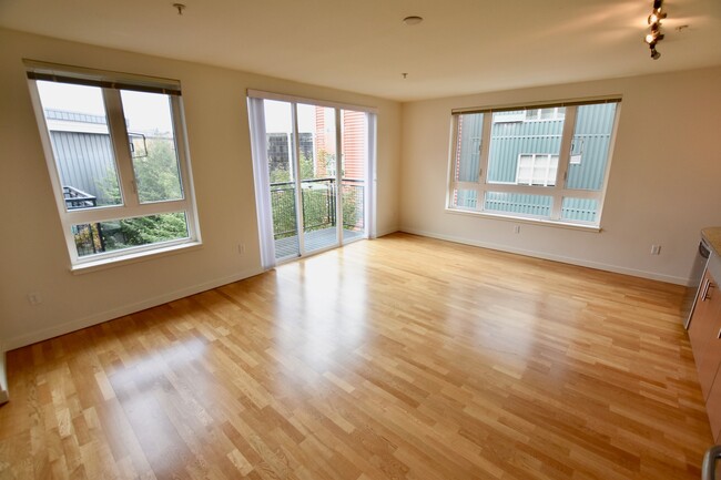 Foto del edificio - Spacious 1 Bedroom Belltown Condo - Availa...