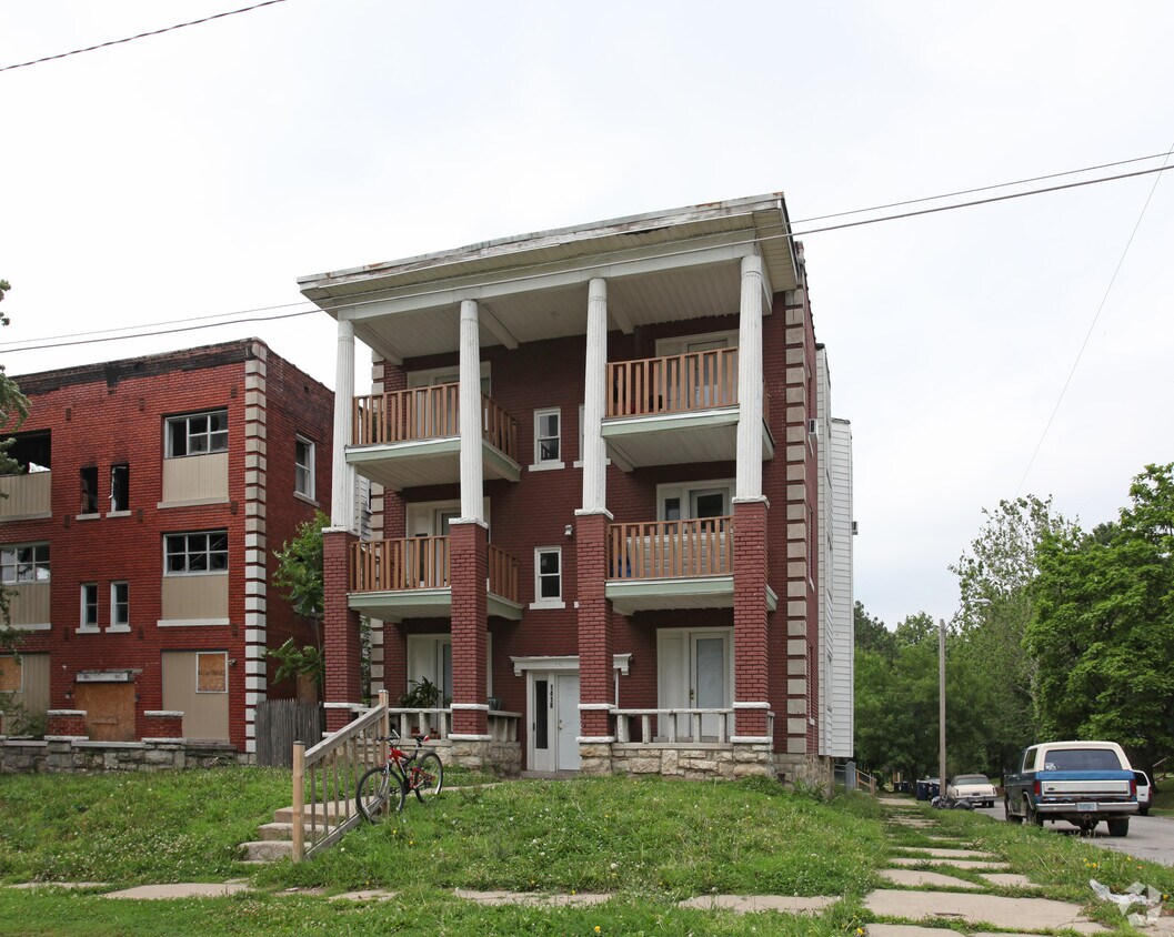 Primary Photo - 1418-1420 30th St