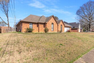 Building Photo - 7628 Lowrance Rd