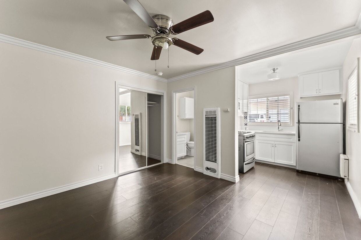 Foto principal - 4104 E 7th St