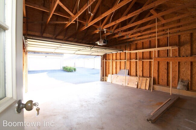 Foto del edificio - 3 br, 2.5 bath House - 2449 Rippling Brook...