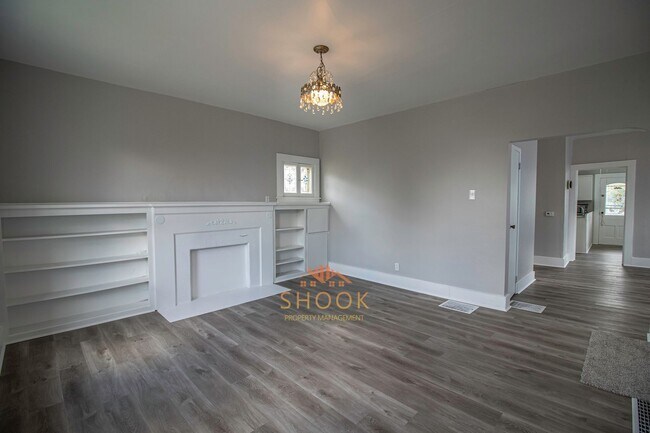 Foto del edificio - RENOVATED 3BR/2BA HOME CLOSE TO DOWNTOWN