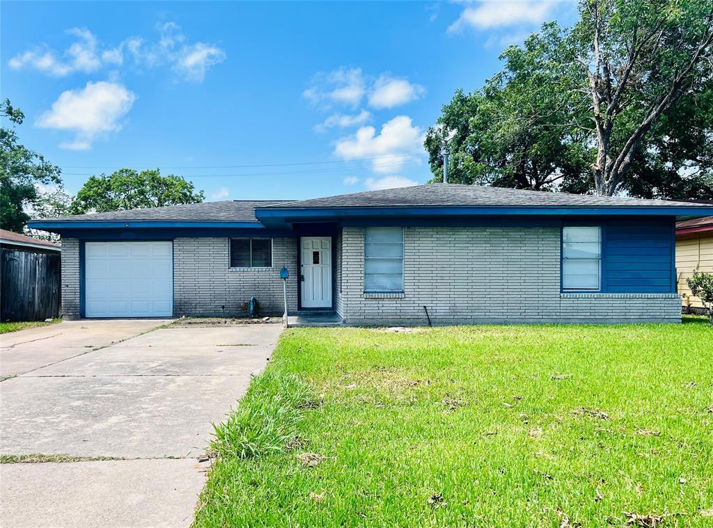 Foto principal - 2214 17th St N