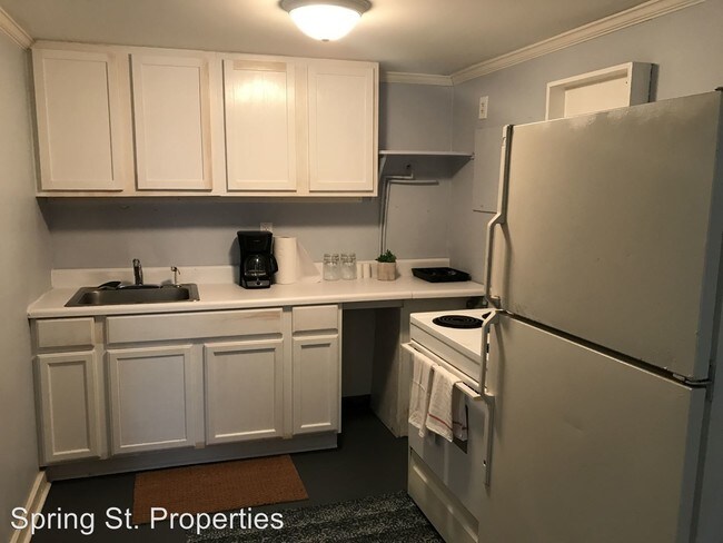 Building Photo - 1131 Leesville St