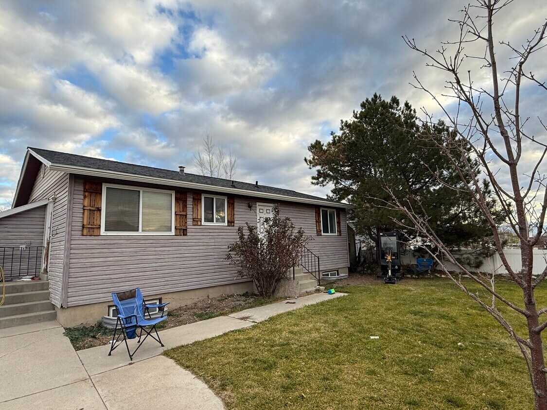 Frente de la casa - 7882 W Bridgton Dr