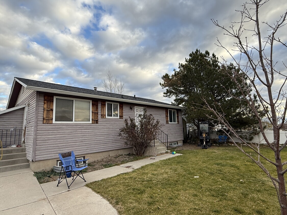 Front of house - 7882 W Bridgton Dr