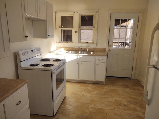 Building Photo - 132 N 9th St