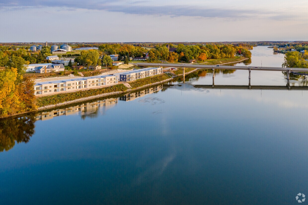 THE CURRENT of the Fox Wrightstown Apartments 535 Hickory St