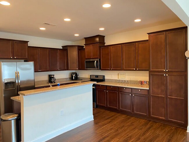 Kitchen - 1338 Scholar Dr