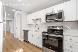 Building Photo - 419 E Mithoff St