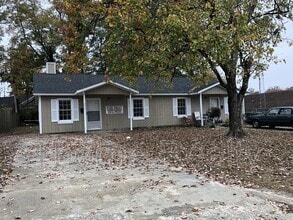 Building Photo - 404 Dowd St