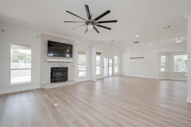 Building Photo - 3850 Bell Springs Rd