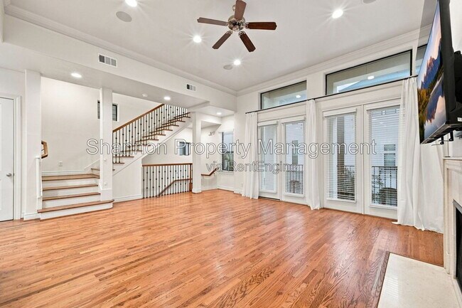 Foto del edificio - 9609 Pemberton Cres Dr