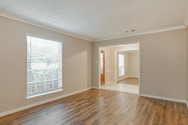 Building Photo - 4146 Meadowbank Dr