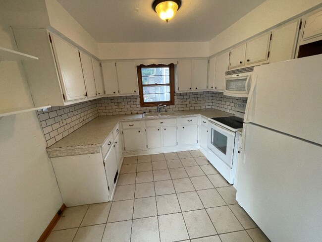 Foto del edificio - 12670 Holmes St