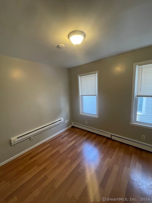 Foto del edificio - 463 Blatchley Ave