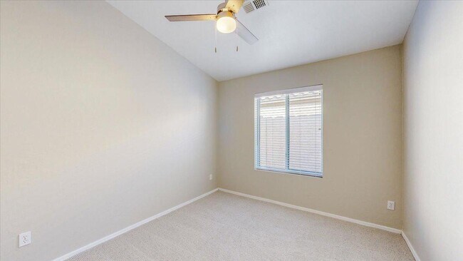 Foto del edificio - 12831 S 45th St