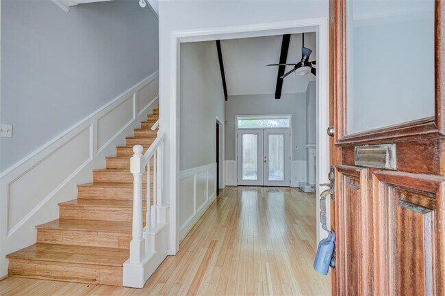 Building Photo - 2423 Nantucket Dr