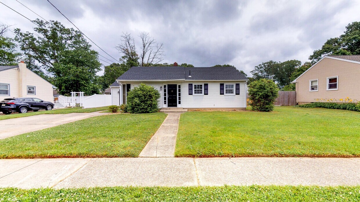 Primary Photo - 515 Williams Ave