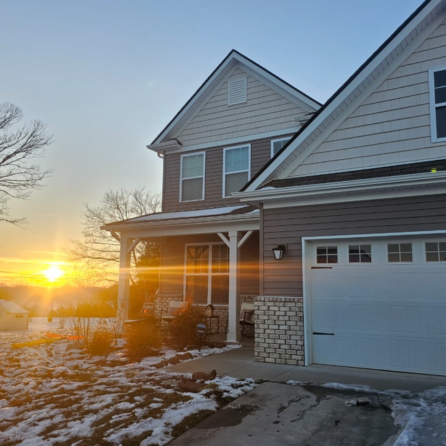 Building Photo - 708 Watson Ct