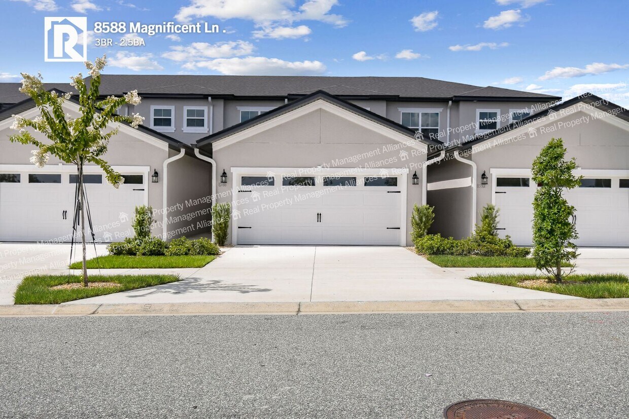 Foto principal - 8588 Magnificent Ln