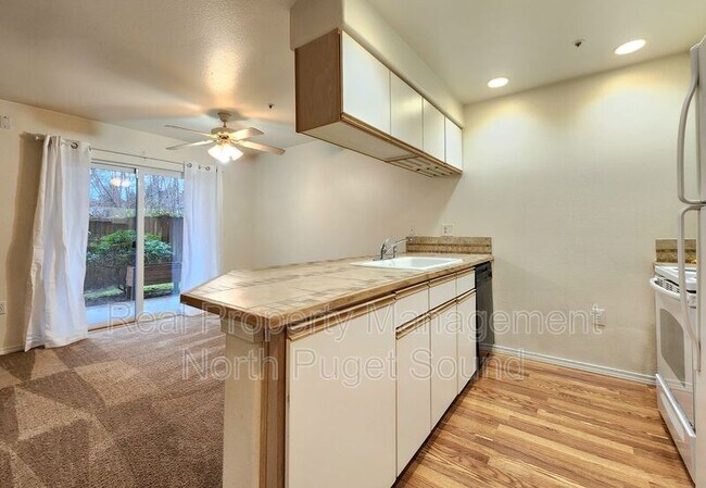 Foto del edificio - 9727 18th Ave W